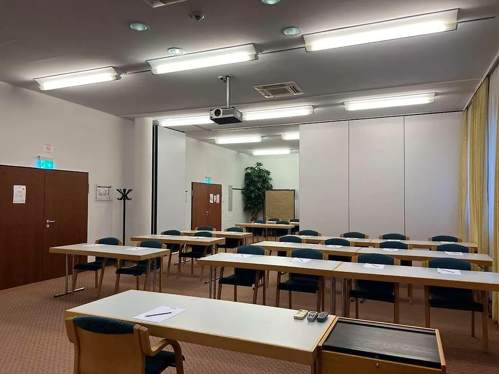 Hansa Apart-Hotel Regensburg 4*,